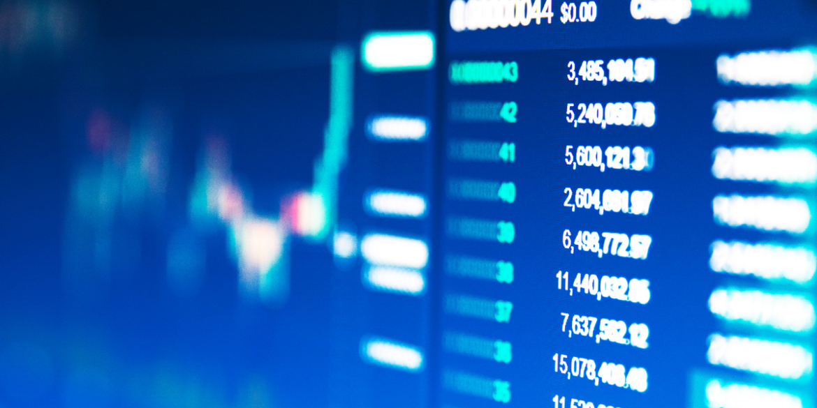 Juros futuros recuam com pesquisa e agenda fiscal