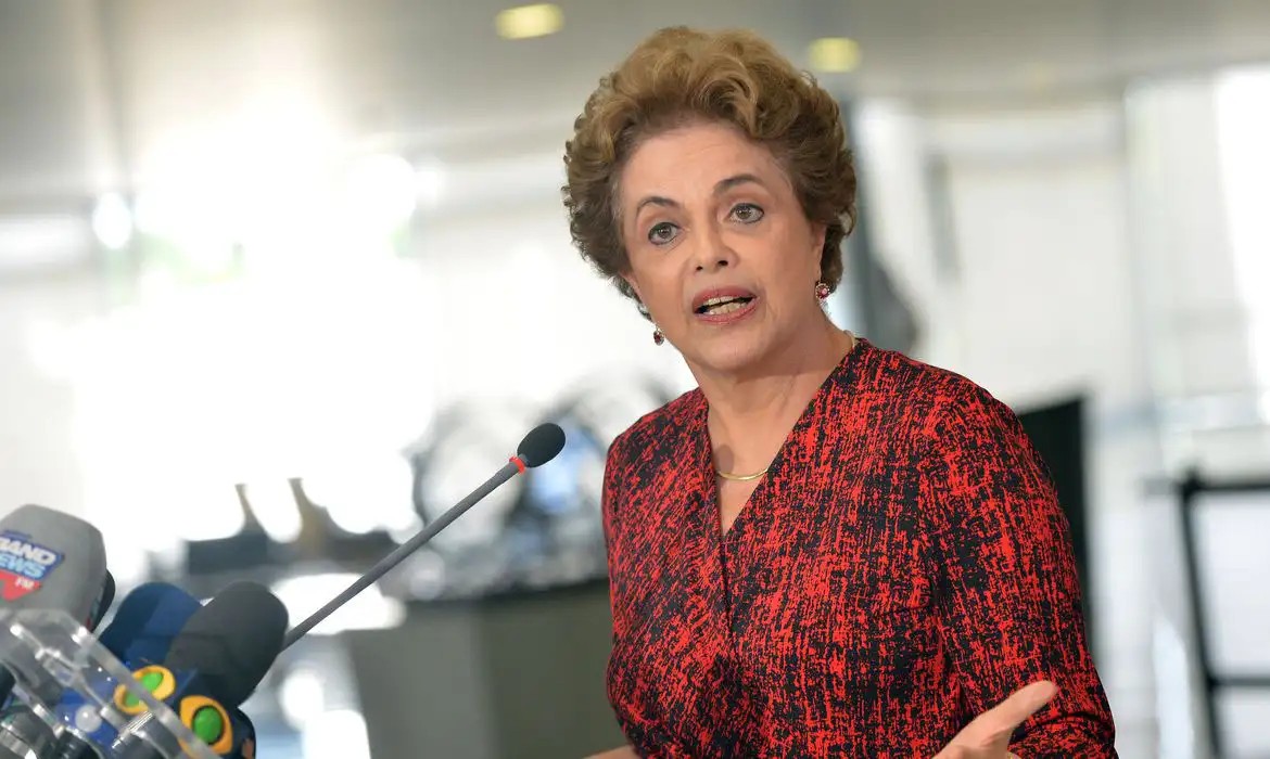 As razões da prisão e tortura de Dilma Rousseff na ditadura — Descubra por que Dilma Rousseff foi presa em 1970 e sofreu torturas durante a ditadura militar no Brasil.