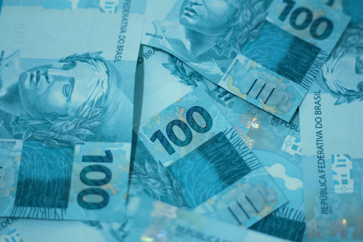 FGC realiza leilão de créditos inadimplentes do Banco Rural — FGC organiza leilão de créditos inadimplentes do Banco Rural. Valor mínimo é R$ 100 mi e prazo de inscrição vai até 26 de maio.
