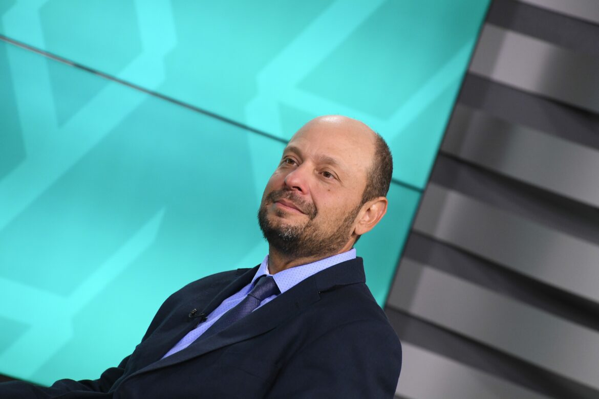 INSS pode deixar de intermediar consignados — Novo presidente do INSS considera o fim da intermediação em consignados e descontos. Mudanças podem impactar aposentados.