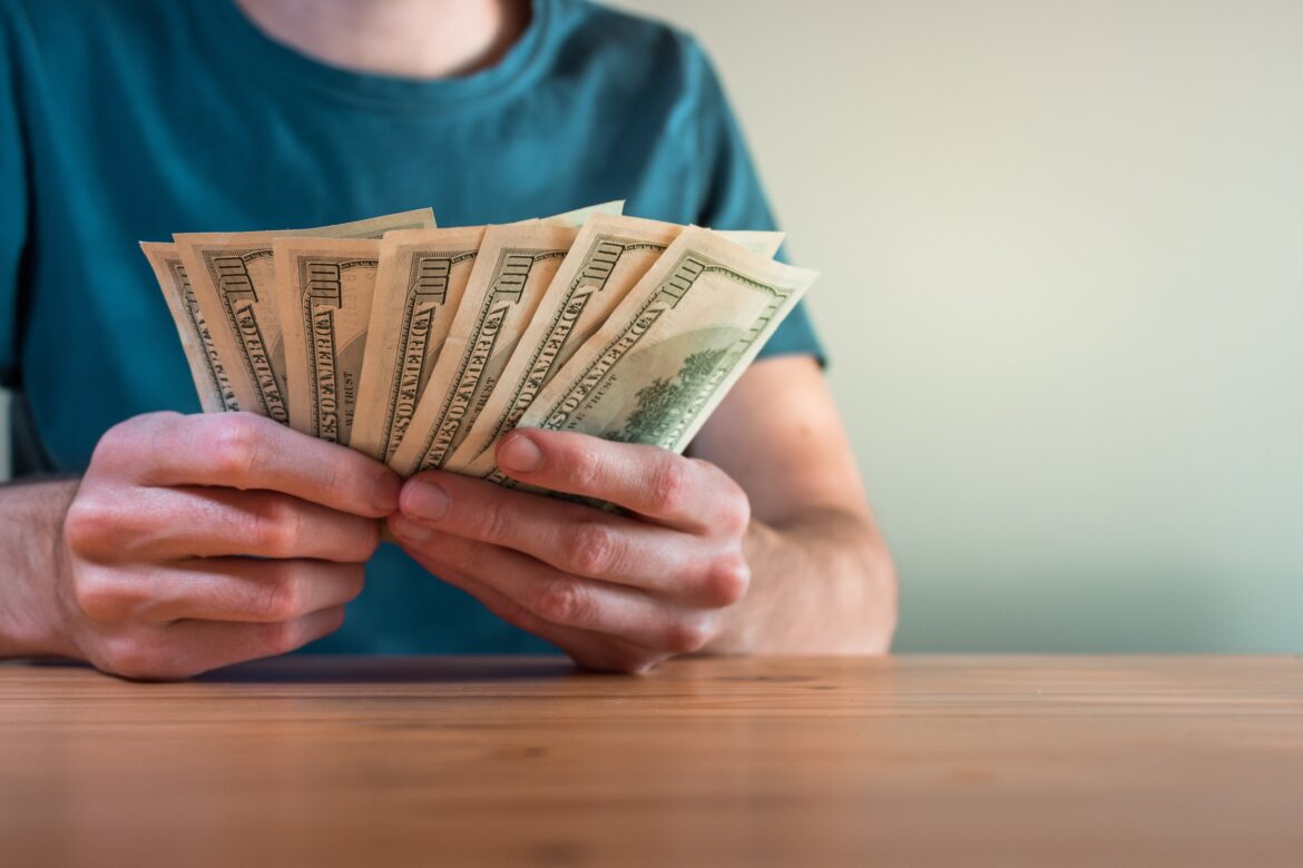 Onde investir em maio: melhores ações e FIIs — Confira dicas de ações, FIIs e ativos globais para turbinar seus investimentos em maio e aproveitar ótimas oportunidades.