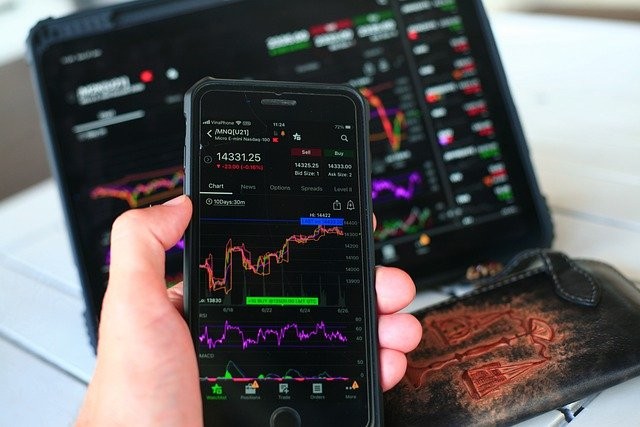Sete ações de varejo favorecidas por acordo EUA-China — Sete ações de varejo, incluindo Best Buy, podem se valorizar com um possível acordo entre EUA e China. Oportunidades no mercado!