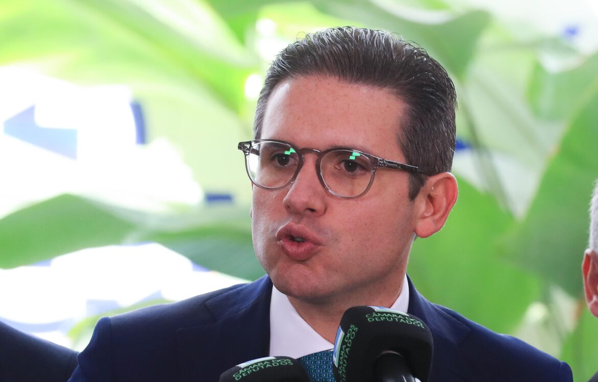 Impactos da votação do IOF no mercado financeiro hoje — Votação do IOF na Câmara, discursos de Haddad e Powell e movimentações no câmbio influenciam o mercado financeiro.
