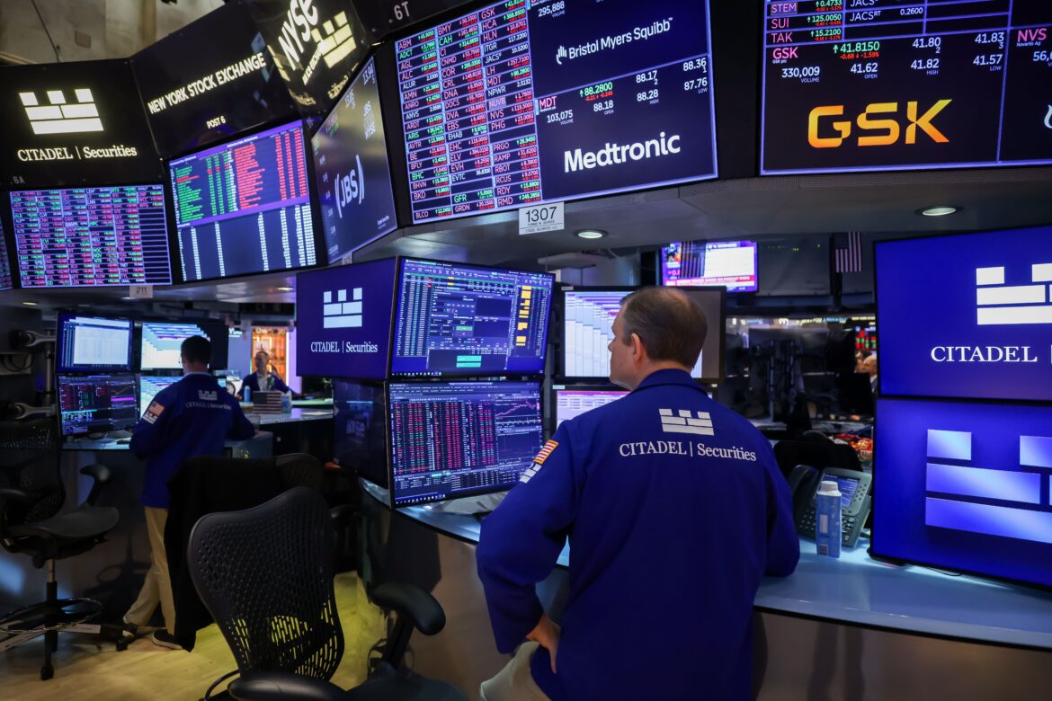 Dados econômicos dos EUA e Fed impactam negócios — Dados econômicos dos EUA e discursos do Fed influenciam o mercado financeiro e movimentam a economia americana.