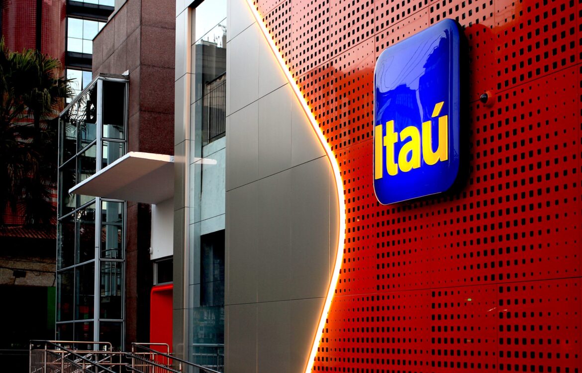Procon-SP multa Banco Itaú por descontos indevidos no INSS — Procon-SP aplica multa ao Banco Itaú de R$ 5,8 milhões por descontos indevidos em benefícios de clientes do INSS.