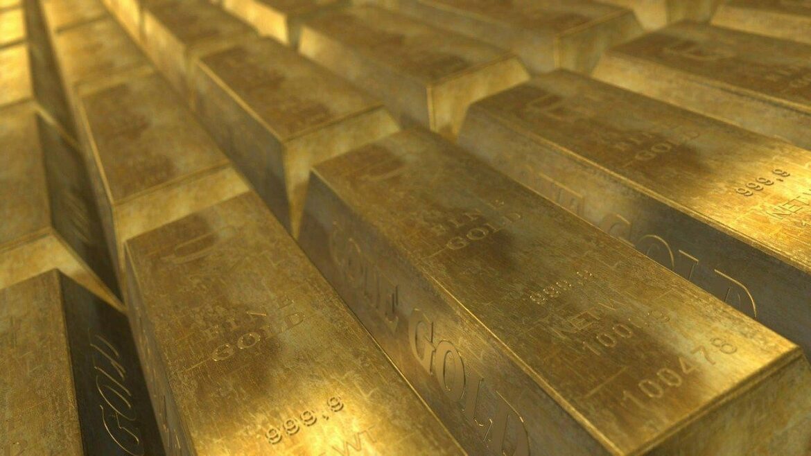 Ouro atinge alta histórica com novas tarifas — Preço do ouro dispara e se aproxima de recorde histórico após anúncio de tarifas sobre barras de um quilo nos EUA.