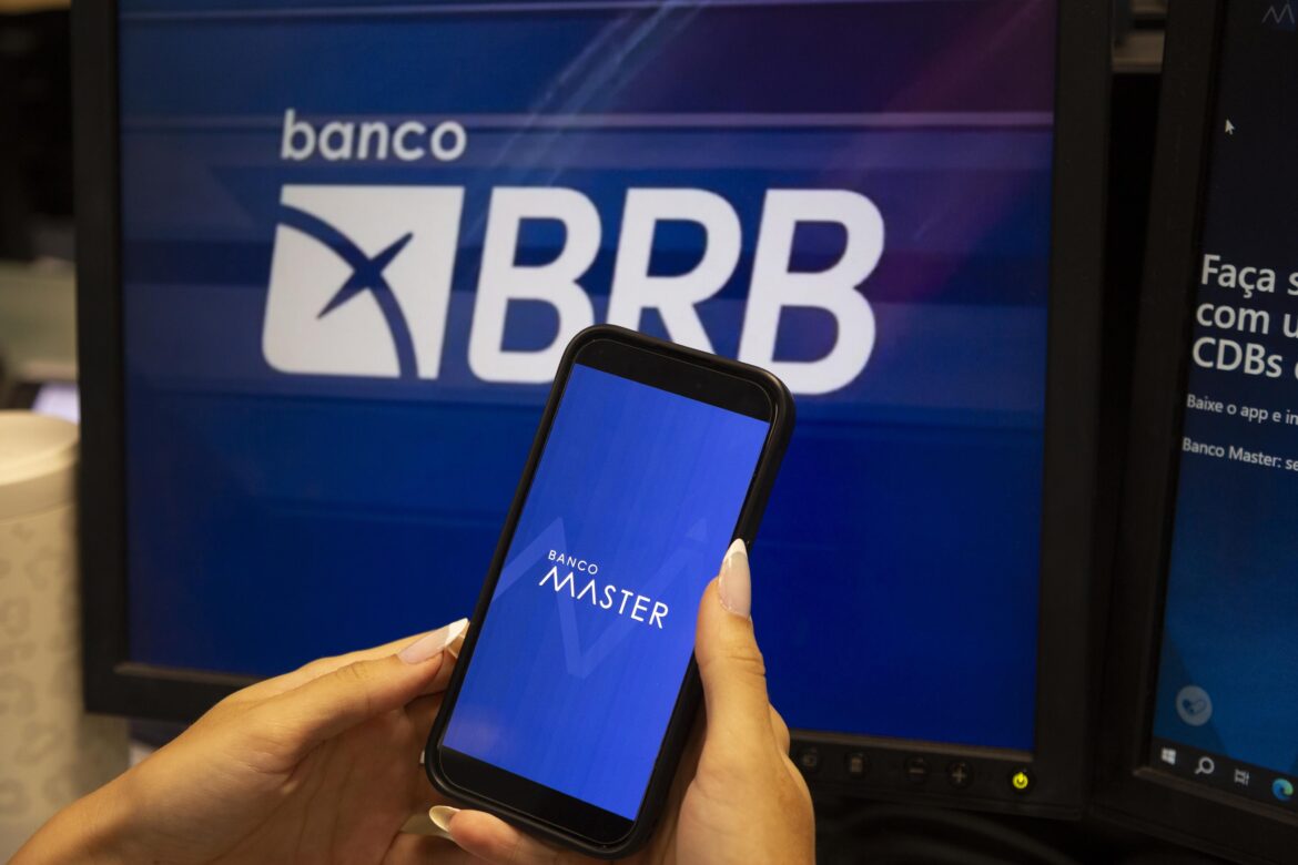 Presidente do BRB discute projeto de aquisições com deputados distritais — Presidente do BRB reúne-se com deputados distritais para discutir projeto que autoriza aquisições e ampliação do banco.
